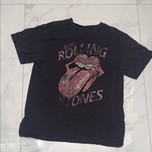 Rolling Stones Tee with pink letters